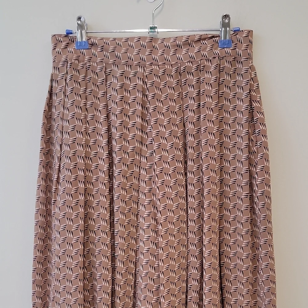 Dior Beige Patterned A-Line Skirt - Picture 10 of 16